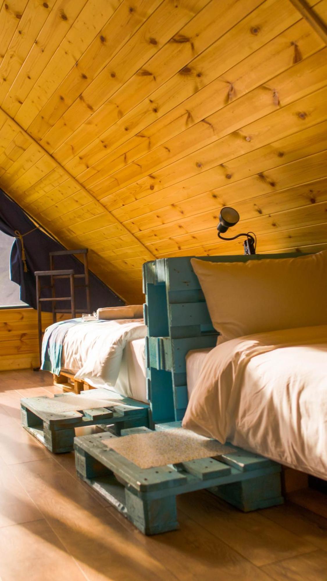 Cliffside Cottage Kazbegi Bagian luar foto