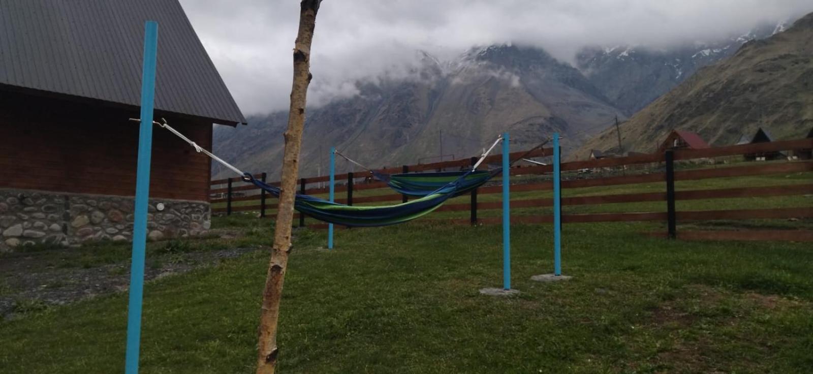 Cliffside Cottage Kazbegi Bagian luar foto